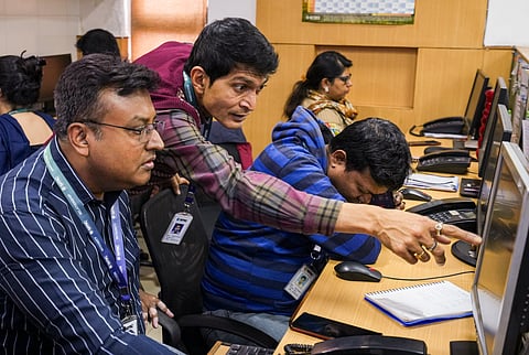 Stock Markets reverse gains; Sensex drops 200 pts, Nifty near 24,700