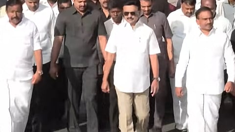 முதல்வர் தலைமையில் அண்ணா நினைவிடம் நோக்கி அமைதிப் பேரணி.