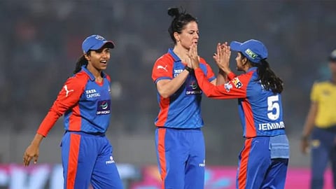 இறுதிக்கு முன்னேறியது டெல்லி கேப்பிட்டல்ஸ்- குஜராத்தை வெளியேற்றியது