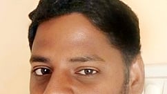 கிருஷ்ணகிரி அருகே சாலை விபத்தில் திமுக நிா்வாகி உயிரிழப்பு: மற்றொருவா் காயம்