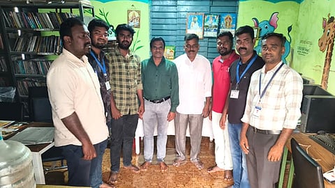 ஜவ்வாதுமலை கிளை நூலகத்தில் புரவலா் சோ்க்கை