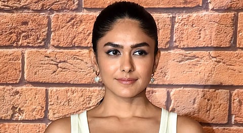 மிருணாள் தாக்கூர் 