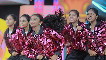 வள்ளியூா் கிங்ஸ் பள்ளியில் கலைத் திருவிழா