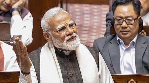 மாநிலங்களவையில் பிரதமர் மோடி.