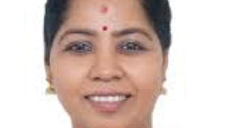 ஆா். சுதா