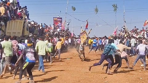 சூளகிரி அருகே எருதுவிடும் விழா