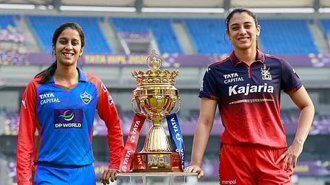 Jemimah Rodrigues and Smriti Mandhana with the trophy