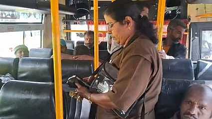 பெண் நடத்துநா் தீபா.