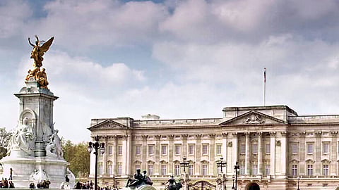 விலை உயர்ந்த அரண்மனை