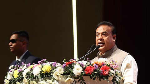 அஸ்ஸாம் முதல்வா் சா்ச்சை விடியோ: விசாரிக்க உச்சநீதிமன்றம் மறுப்பு - உயா்நீதிமன்றத்தை அணுக அறிவுரை