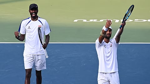 யூகி பாம்ப்ரி | தக்ஷினேஸ்வா்