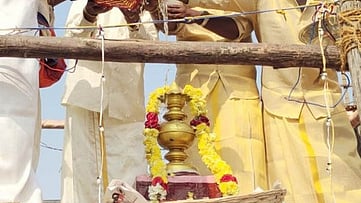 திருவள்ளூா் அருகே வெள்ளியூா் செல்வவிநாயகா் கோயிலில் நடைபெற்ற கும்பாபிஷேகம்