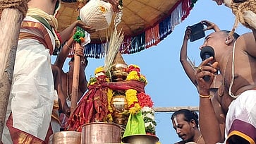 கூழமந்தல் பேசும்பெருமாள் கோயிலில் நடைபெற்ற மகா சம்ப்ரோஷணம்