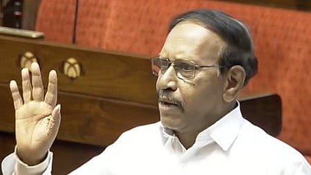 அதிமுக உறுப்பினா் மு.தம்பிதுரை