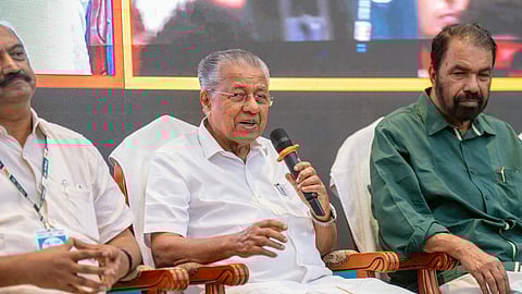 சிறுபான்மையினரை அஸ்ஸாம் முதல்வர் சுடுவதுபோல விடியோ: பினராயி விஜயன் கண்டனம்!