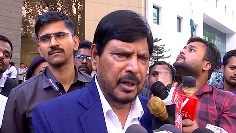 இந்திய குடியரசு கட்சி தலைவா் ராம்தாஸ் அதாவலே