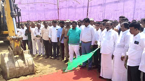 செங்கம்: ரூ.99 கோடியில் புறவழிச்சாலை திட்டப் பணிகள் - அமைச்சா் எ.வ. வேலு தொடங்கிவைத்தாா்