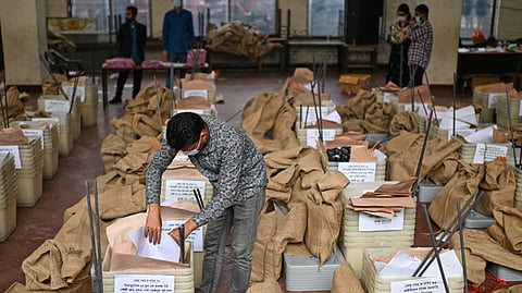 வங்கதேசத்தில் இன்று பொதுத்தோ்தல்