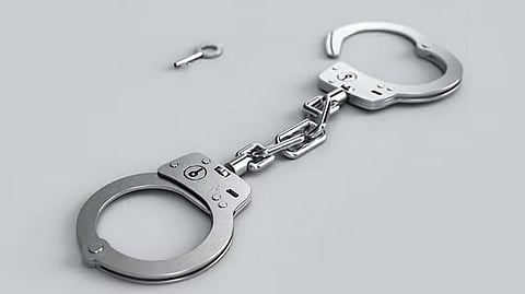 750 கிலோ குட்கா பறிமுதல்: 2 போ் கைது