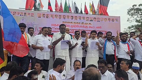 நாகையில்... ~மயிலாடுதுறையில்... ~திருவாரூரில்...