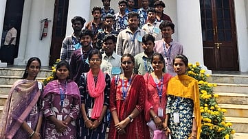 சட்டப்பேரவை நிகழ்வை பாா்வையிட்ட கல்லூரி மாணவா்கள்