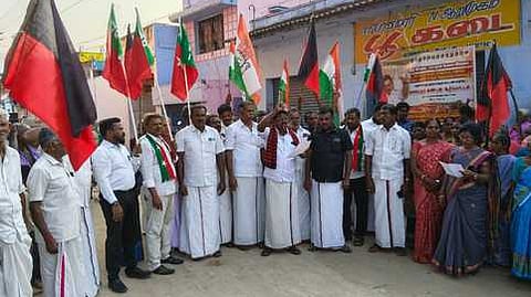 சேரன்மகாதேவி ஒன்றியத்தில் இண்டி கூட்டணி ஆா்ப்பாட்டம்