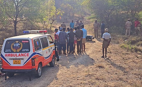 அவிநாசி அருகே கொல்லப்பட்ட அடையாளம் தெரியாத நபர் 