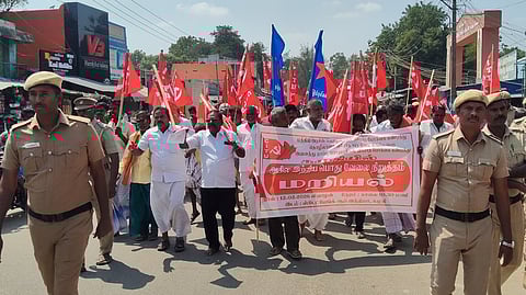 மத்திய அரசுக்கு எதிராக தொழிற்சங்கங்கள் போராட்டம்