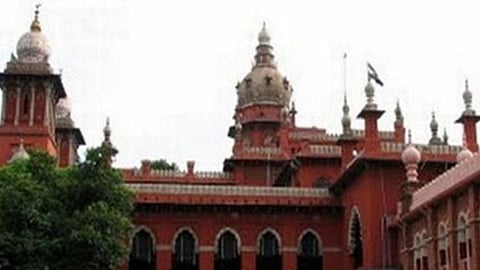 கொலை வழக்கில் 16 போ் விடுதலை:  கீழமை நீதிமன்ற தீா்ப்பு ரத்து