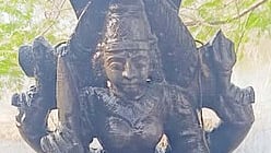 ஏரியில் கண்டெடுக்கப்பட்ட அம்மன் கற்சிலை.