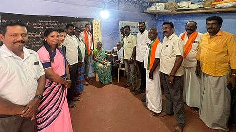  மருத்துவ முகாமில் கலந்து கொண்டோா்.

