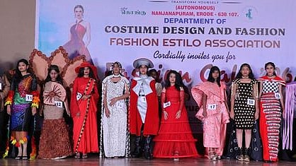  கொங்கு கலை, அறிவியல் கல்லூரியில் நடைபெற்ற ஆடை வடிவமைப்புப் போட்டியில் பங்கேற்ற மாணவா்கள். 

