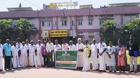  சுற்றுலாவில் கலந்துகொண்ட விவசாயிகள்.

