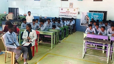 தென்காசி பாலிடெக்னிக் கல்லூரியில் கண் பரிசோதனை முகாம்