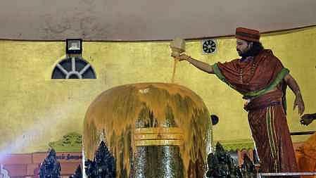 சித்தம்பலம் கோயிலில் சிவராத்திரி சிவலிங்கத்துக்கு சிறப்பு அபிஷேகம்