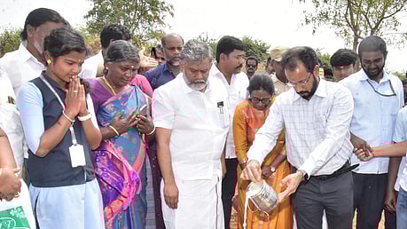 கடையநல்லூா் அரசுக் கல்லூரியில் ரூ.2.89 கோடியில் புதிய கட்டடம் -காணொலியில் முதல்வா் அடிக்கல்