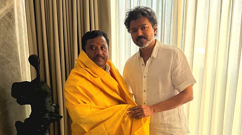 தவெகவில் இணைந்த அதிமுக முன்னாள் எம்எல்ஏ மனோகரன்!   