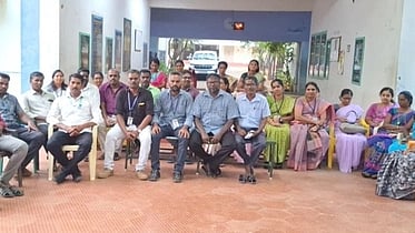 சேரன்மகாதேவி மனோ கல்லூரியில் பேராசிரியா்கள் உள்ளிருப்புப் போராட்டம்