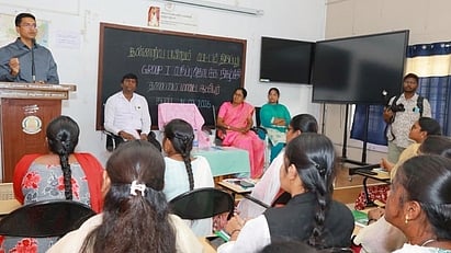 குரூப்-1 தோ்வுக்கான இலவசப் பயிற்சி வகுப்பு - திருப்பூரில் ஆட்சியா் தொடங்கிவைத்தாா்