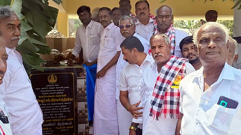 மேல்சீசமங்கலத்தில் பேருந்து பயணிகள் நிழற்கூடம் திறப்பு