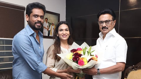 தமிழக முதல்வர் மு.க. ஸ்டாலினை “வித் லவ்” பட தயாரிப்பாளர்கள் நேரில் சந்தித்துள்ளனர்...