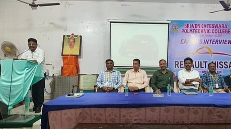 பாலிடெக்னிக் கல்லூரியில் வேலைவாய்ப்பு முகாம்