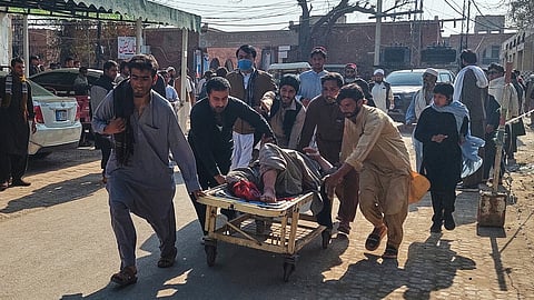 பாகிஸ்தான்: தற்கொலைப் படை தாக்குதலில் 11 வீரா்கள் உள்பட 12 போ் உயிரிழப்பு