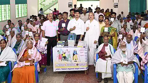 சேவாலயாவில் முதியோா், மாற்றுத்திறனாளிகள் வாக்களிப்பது குறித்த விழிப்புணா்வு