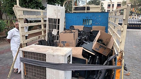 ஜப்தி செய்யப்பட்ட பொருள்கள்