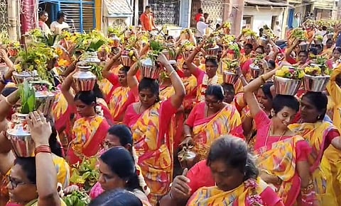 தீர்த்தக்குட ஊர்வலம்