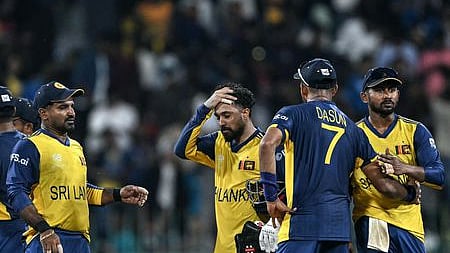 அதிா்ச்சியில் இலங்கை அணியினா். ~வெற்றிக்கு வித்திட்ட சிக்கந்தா்-பென்னட்
