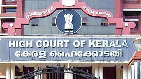 சபரிமலை கோயிலில் வழங்கப்படும் பிரசாத நடைமுறைகளை நிா்வகிப்பதில் குறைபாடுகள் : கேரள உயா் நீதிமன்றம் அதிருப்தி