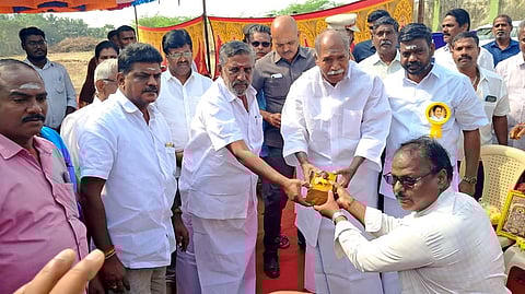 ரூ.127 கோடியில் வளா்ச்சித் திட்டப் பணிகள் முதல்வா் ரங்கசாமி தொடங்கி வைத்தாா்