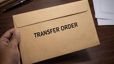 சேலம் சரகத்தில் 30 காவல் ஆய்வாளா்கள் பணியிட மாற்றம்